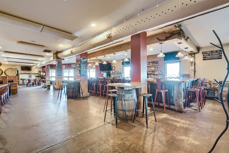 More Photos Of 2701-2703 Horseshoe Pike, Palmyra General Retail For Sale