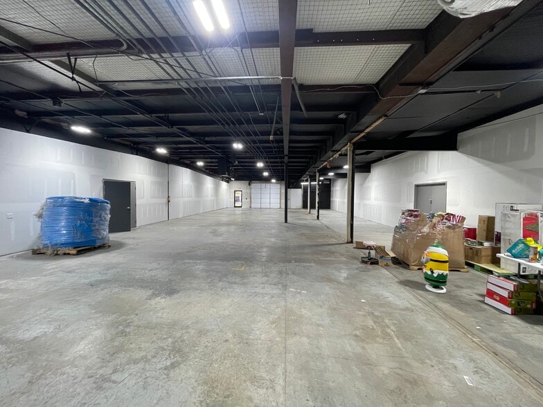 More Photos Of 202 State St, Bowling Green Warehouse For Lease
