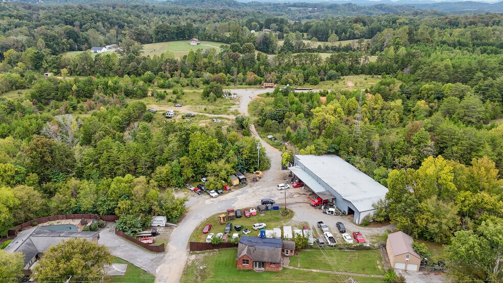 More Photos Of 1021 E Hendron Chapel Rd, Knoxville Manufacturing For Sale