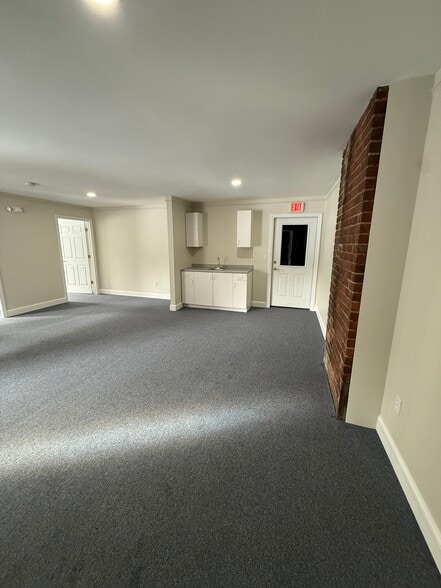 More Photos Of 40 Canal St, Lancaster Office For Lease