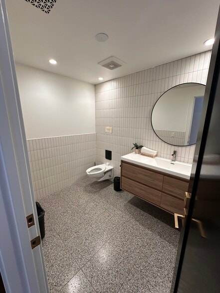 More Photos Of 1616 Anacapa St, Santa Barbara Office For Lease