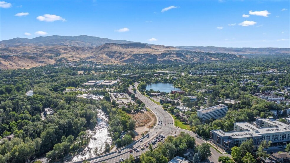 More Photos Of 444 W Parkcenter Blvd, Boise Land For Sale