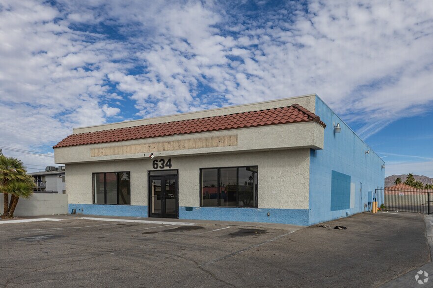 Primary Photo Of 634 N Eastern Ave, Las Vegas Convenience Store For Lease