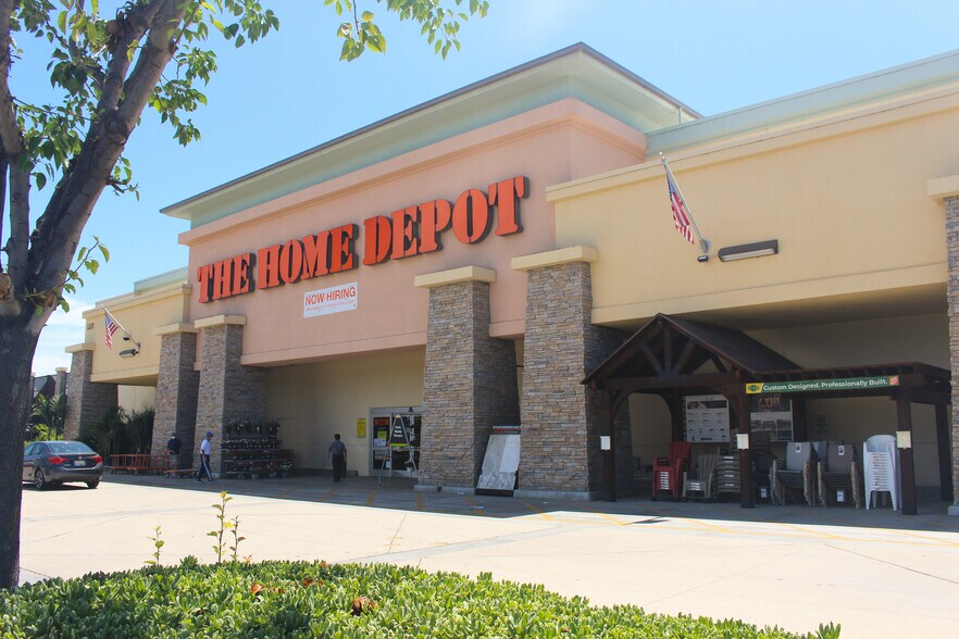 More Photos Of 1480 Eastlake Pky, Chula Vista Unknown For Lease