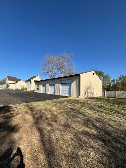 More Photos Of 28795 Three Notch Rd, Mechanicsville Flex For Lease