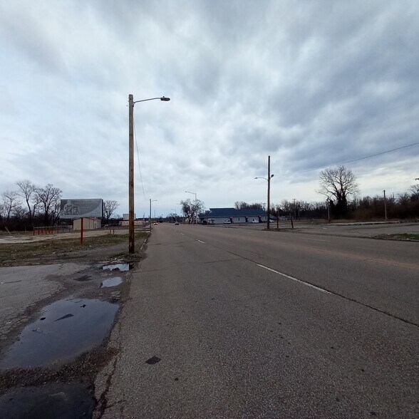 More Photos Of 6001 State St, East Saint Louis Restaurant For Sale