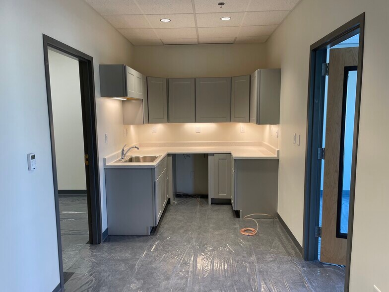 More Photos Of 6333 S Racine Cir, Centennial Light Distribution For Lease