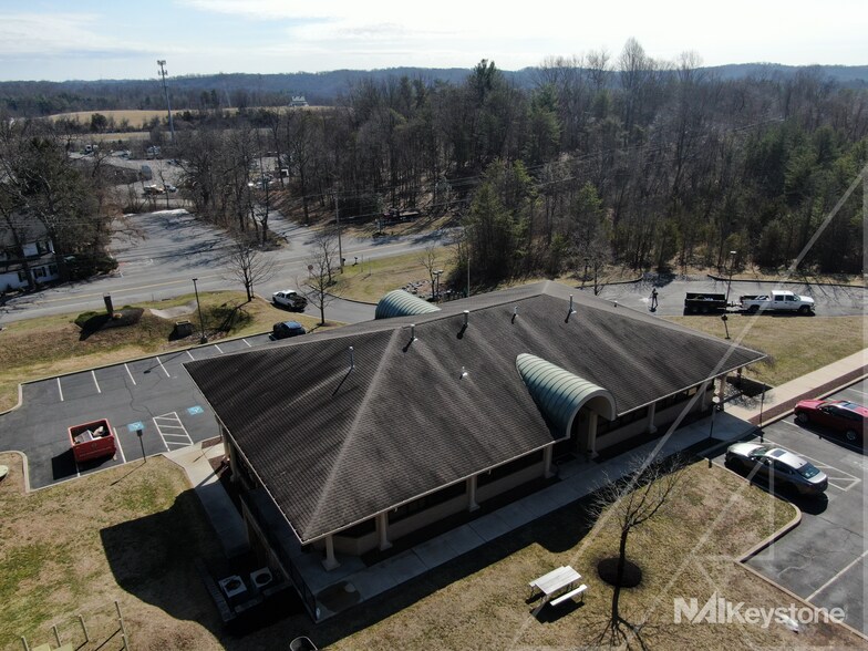 More Photos Of 2433 Morgantown Rd, Reading Office For Lease