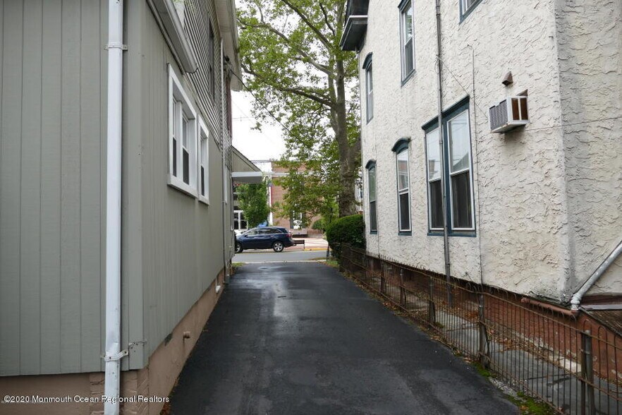 More Photos Of 58 W Main St, Freehold Office For Lease