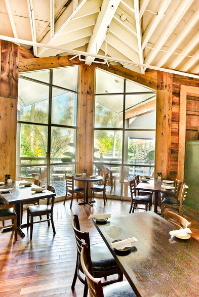 More Photos Of 1551 Periwinkle Way, Sanibel Restaurant For Sale