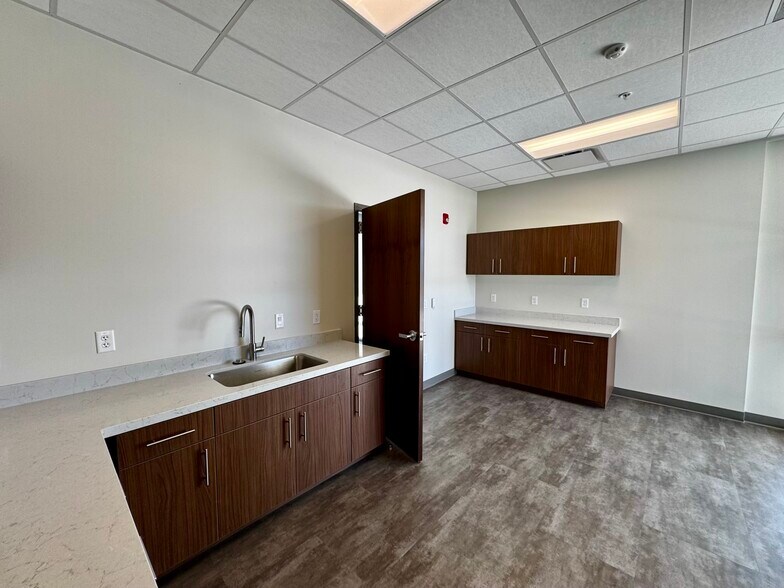 More Photos Of 4605 Harrison Blvd, Ogden Office For Sale