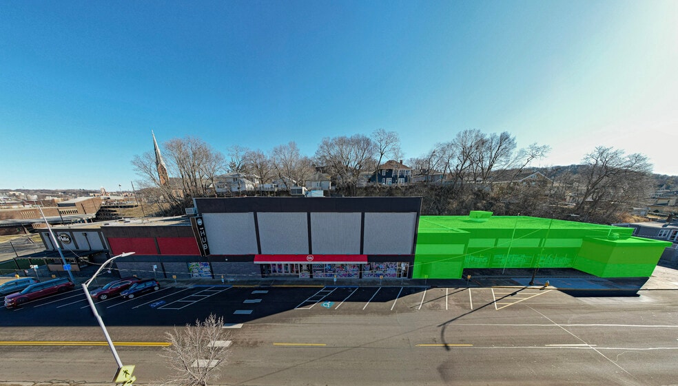 More Photos Of 7 S 4th St, Council Bluffs Health Club For Lease