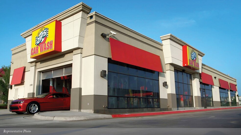 Primary Photo Of 7106 N Davis Hwy, Pensacola Carwash For Sale