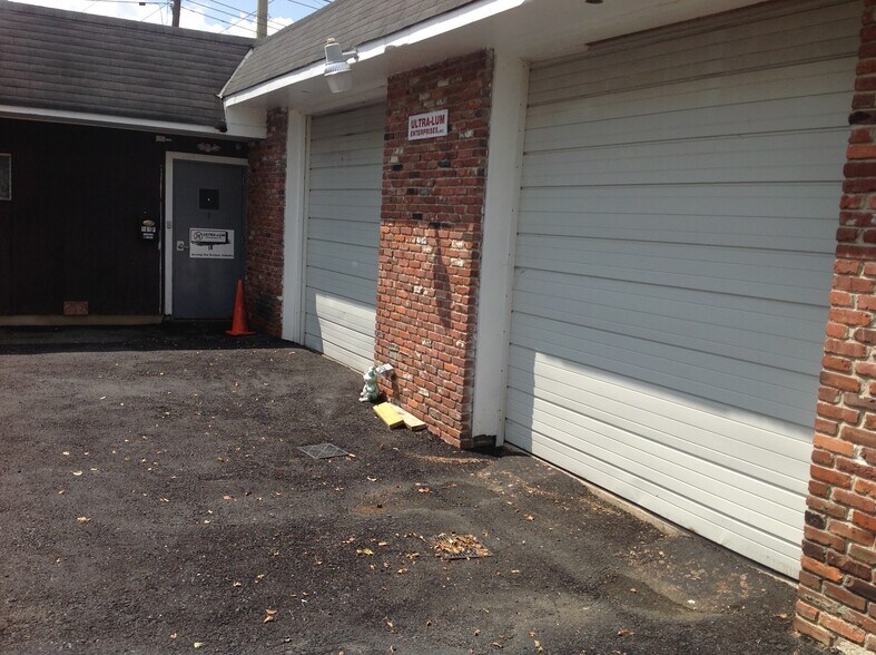 More Photos Of 1010 Rose Ave, Runnemede Flex For Sale