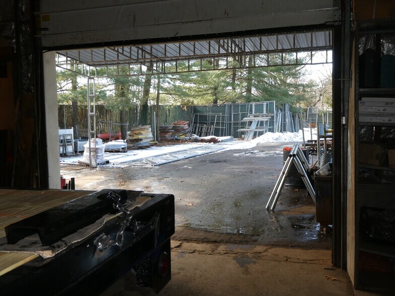 More Photos Of 127 Haddon Ave, Berlin Township Flex For Sale