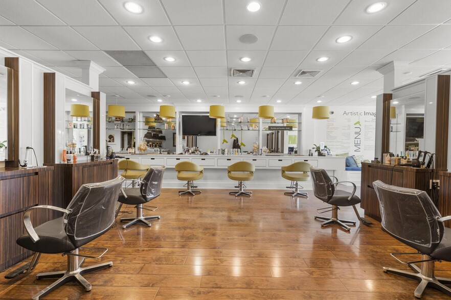 More Photos Of 420 Post Rd W, Westport Storefront For Lease