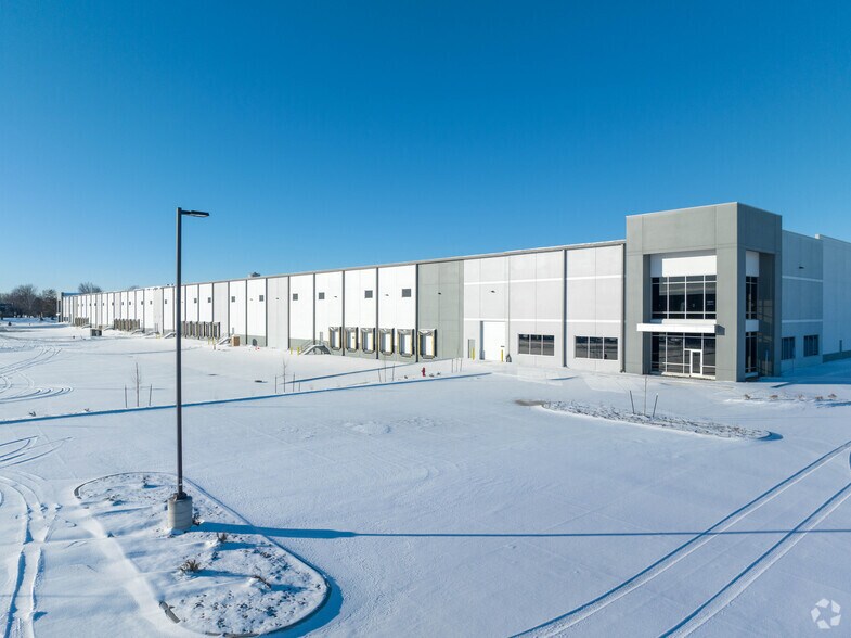 More Photos Of 2301 25th St, Altoona Distribution For Sale
