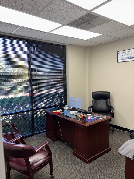 More Photos Of 330 Pelham Rd, Greenville Office For Lease