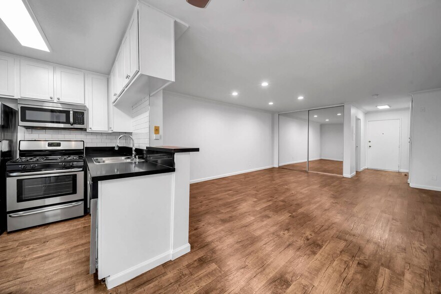 More Photos Of 1320 N Sycamore Ave, Los Angeles Apartments For Sale