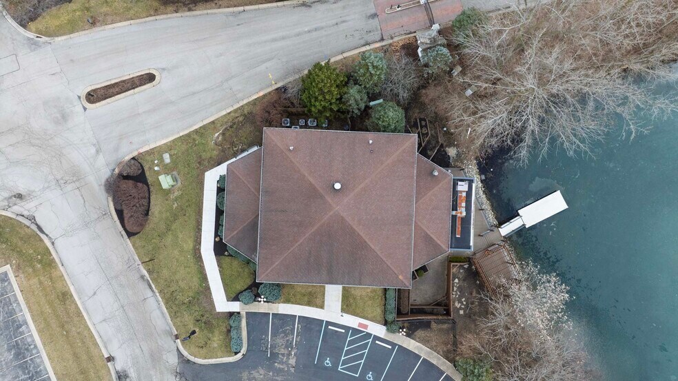 More Photos Of 3809 E 82nd St, Indianapolis Freestanding For Lease