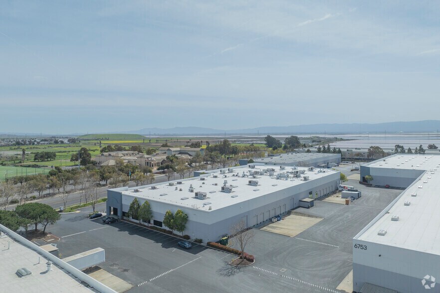 More Photos Of 6701-6737 Mowry Ave, Newark Warehouse For Lease
