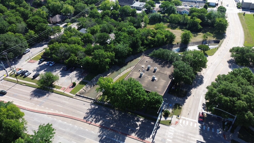 More Photos Of 414 W Parkway St, Denton Loft Creative Space For Lease