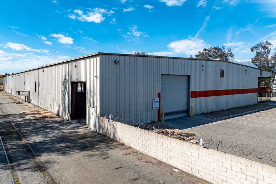 More Photos Of 10820 Hemlock Ave, Fontana Manufacturing For Lease