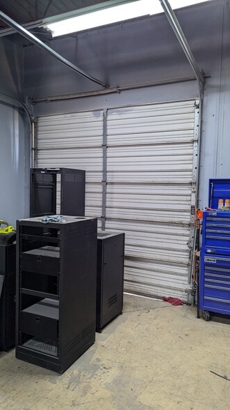 More Photos Of 1942 N Interstate 35E, Carrollton Warehouse For Lease