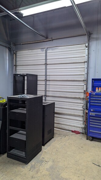 More Photos Of 1942 N Interstate 35E, Carrollton Warehouse For Lease