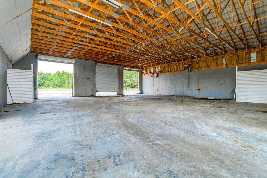 More Photos Of 267 Bell Rd, Mayesville Flex For Sale