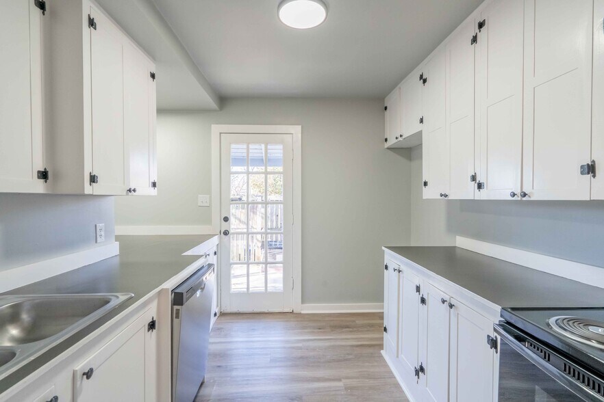 More Photos Of 1703 S Quaker Ave, Tulsa Apartments For Sale
