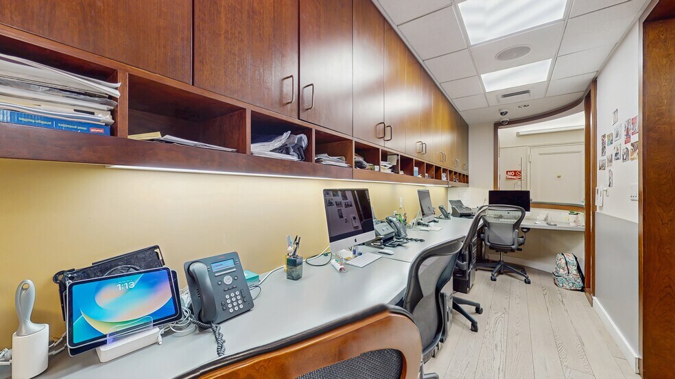 More Photos Of 907 Fifth Ave, New York Multifamily For Sale