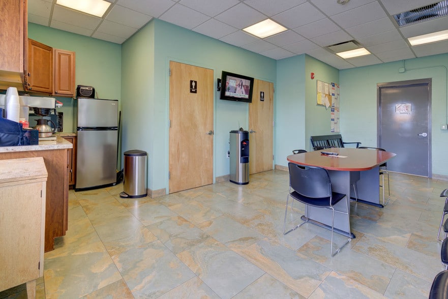 More Photos Of 26 Jay St, Norwood Auto Repair For Lease