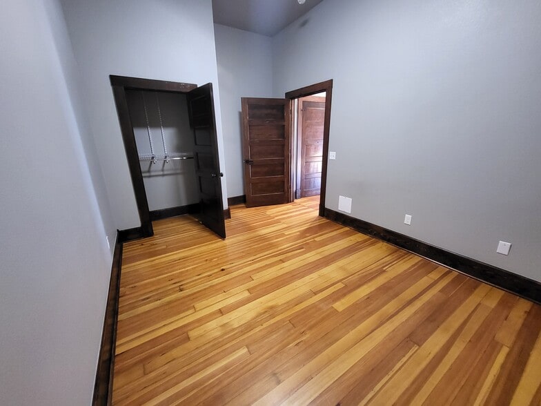 More Photos Of 223 W 3rd St, Joplin Apartments For Sale