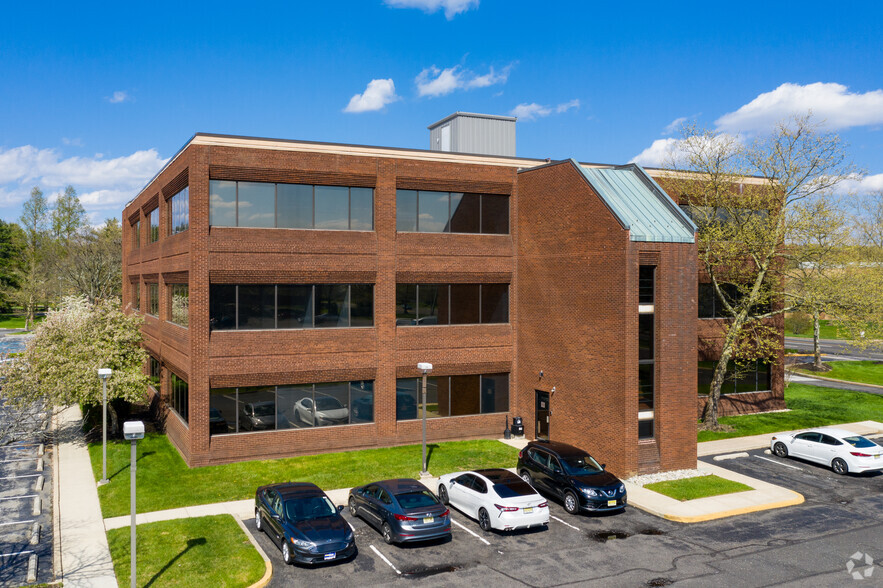 Primary Photo Of 303 Fellowship Rd, Mount Laurel Office For Lease