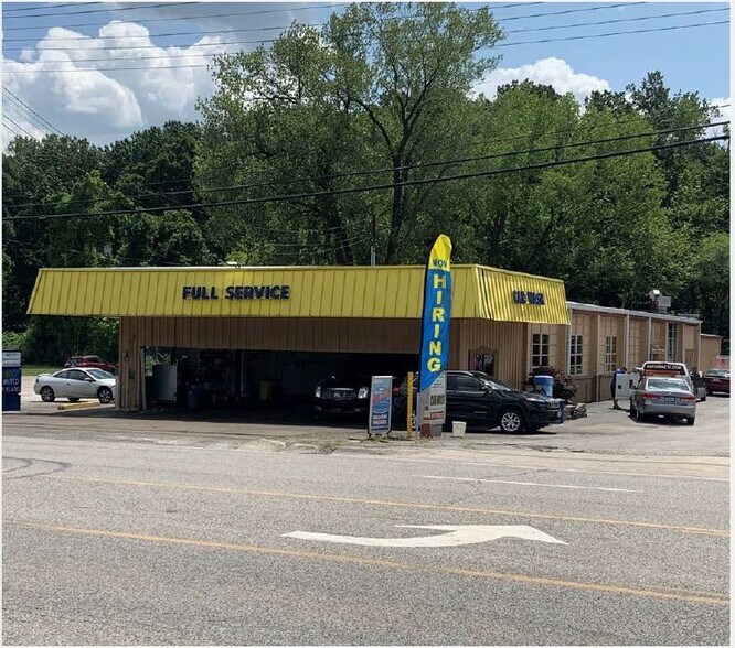 Primary Photo Of 8304 Olive Blvd, Saint Louis Auto Repair For Sale