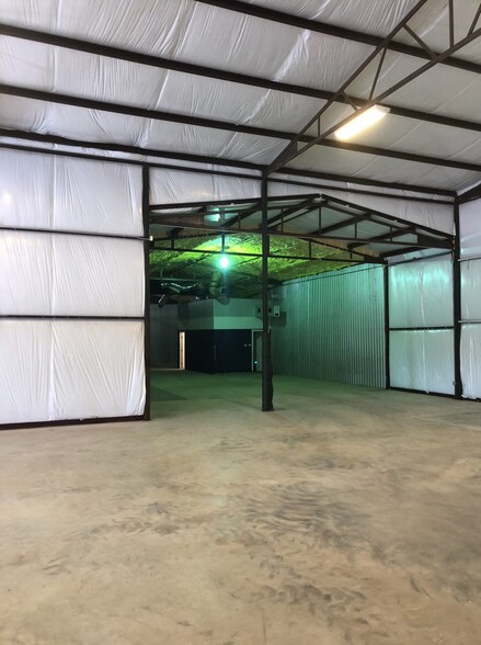 More Photos Of 204 FM 696, Elgin Light Manufacturing For Sale