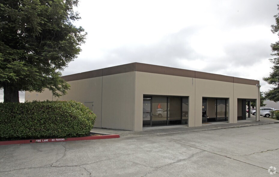 More Photos Of 7059 Commerce Cir, Pleasanton Warehouse For Lease