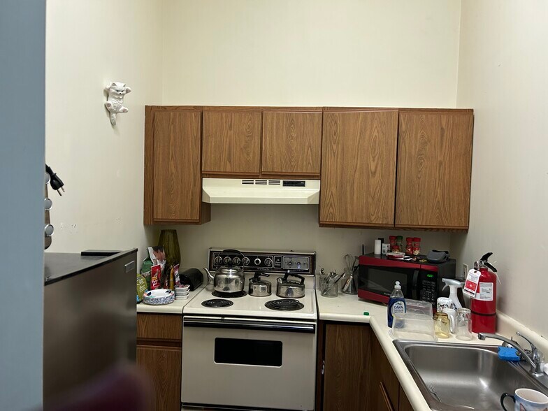 More Photos Of 85-87 Main St, Fair Haven Apartments For Sale