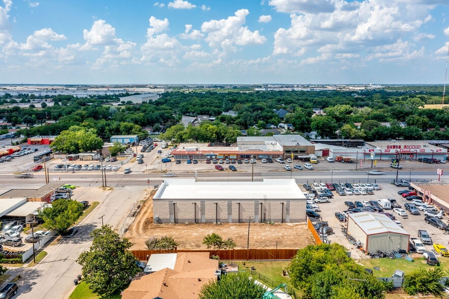 More Photos Of 3300 NE 28th St, Fort Worth General Retail For Lease