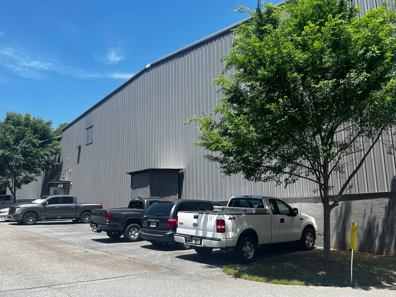 More Photos Of 13 McBride St, Newnan General Retail For Sale