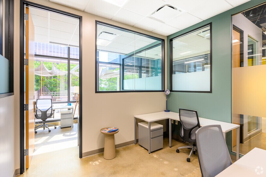 More Photos Of 1100 Wilson Blvd, Arlington Office For Lease