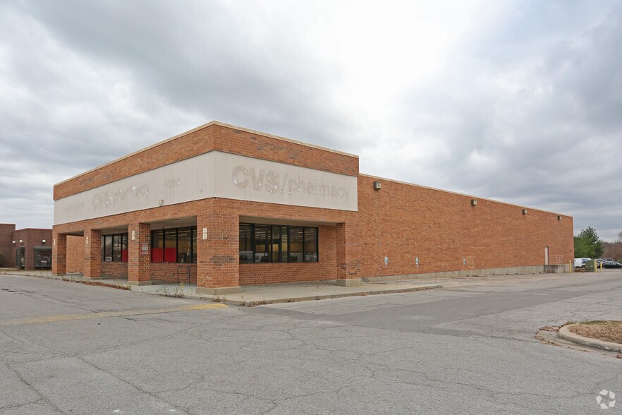 Primary Photo Of 2011 E Santa Fe St, Olathe Freestanding For Lease
