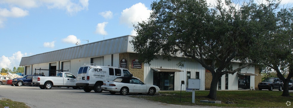 More Photos Of 1101 Sun Century Rd, Naples Warehouse For Lease