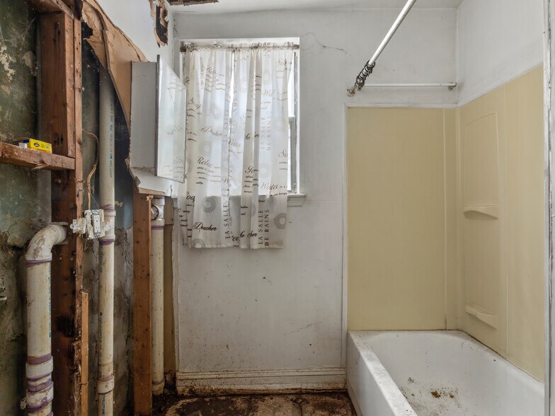 More Photos Of 1223 N St NW, Washington Apartments For Sale