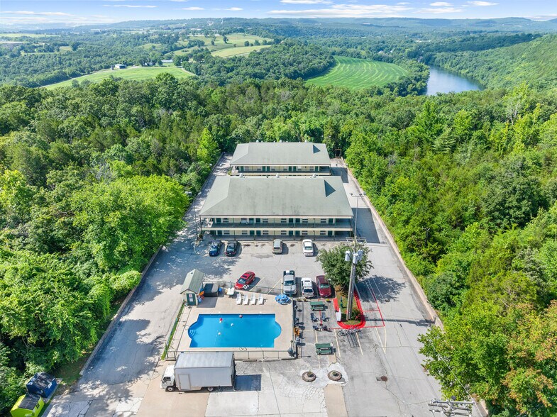 More Photos Of 1360 W Hwy 76, Branson Hotel For Sale
