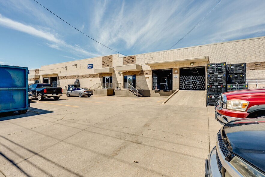 More Photos Of 11233-11251 Leo Ln, Dallas Warehouse For Lease