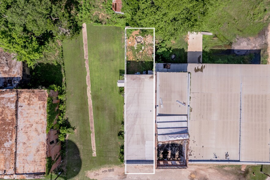 More Photos Of 131 Commerce st, Lovelady General Retail For Sale