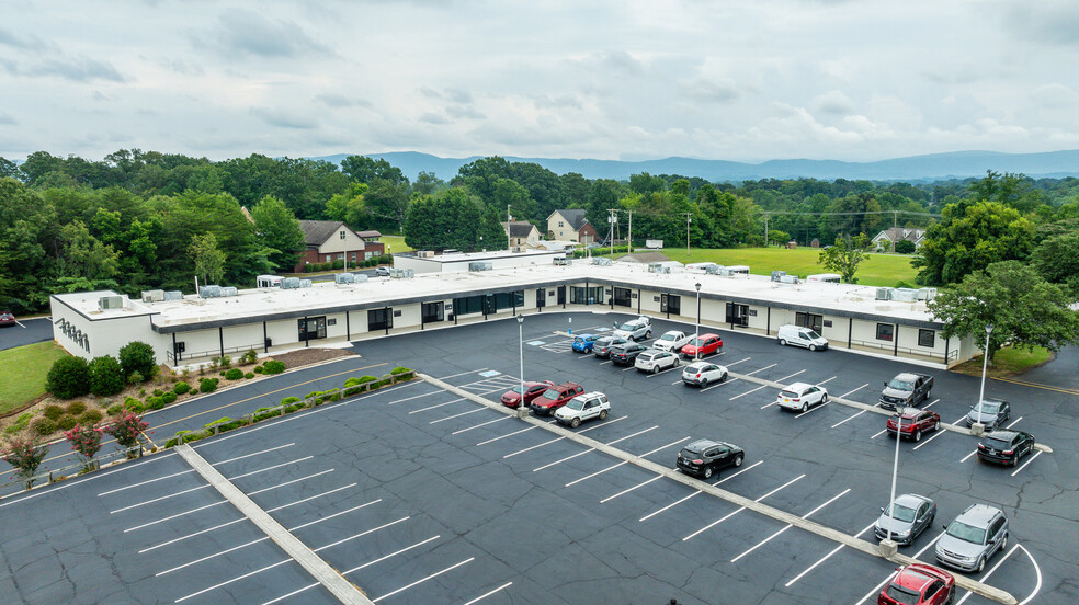 Primary Photo Of 2008-2036 E Lamar Alex Pky, Maryville Medical For Lease