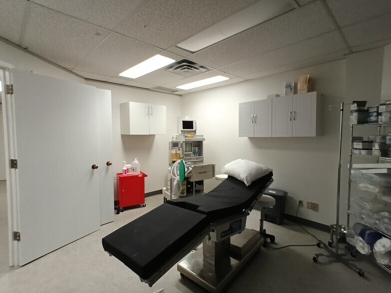 More Photos Of 1929 Russell Rd, Ottawa Medical For Sale